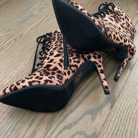 Leopard Pointed Toe Lace-up Bootie - Picture 3 of 8
